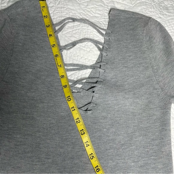 Nordstrom Trouvé Gray V-Neck Lattice Back Cashmere Blend Sweater Women’s Size M - Picture 6 of 9